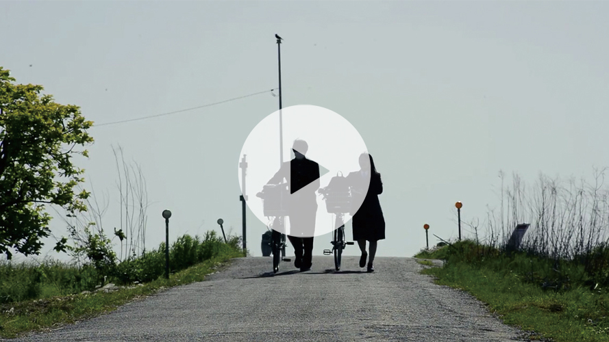 「白い布、私を守ってくれるもの」
高橋 新